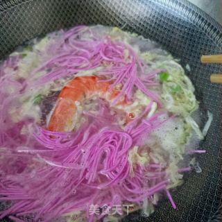 黑虎虾热汤面（火龙果面）的做法步骤：13