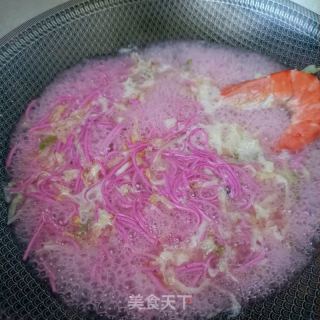 黑虎虾热汤面（火龙果面）的做法步骤：14