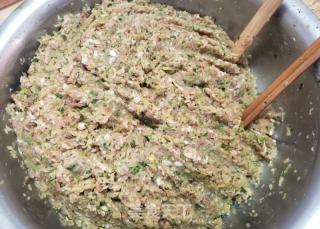 猪肉大葱馅饺子的做法步骤：3