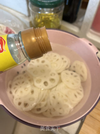 糖醋莲藕的做法步骤：3