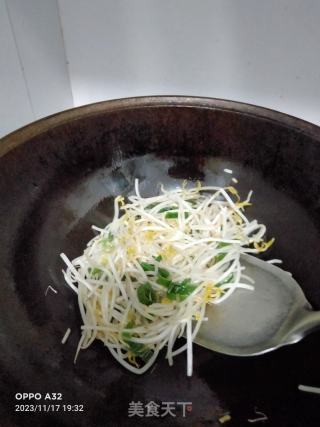 素炒豆芽的做法步骤：5