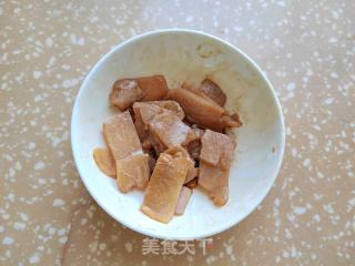 鸡肉南瓜炒年糕的做法步骤：1