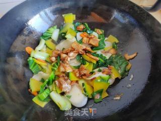 鸡肉南瓜炒年糕的做法步骤：7