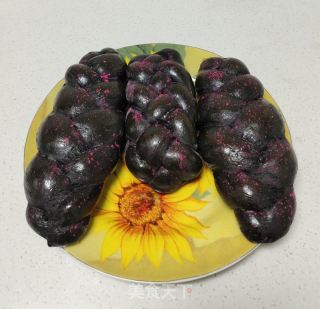 竹炭粉面包的做法步骤：16