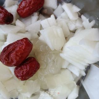 雪莲子彩虹梨汤的做法步骤：6