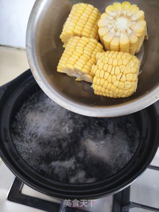 哈蜜瓜龙骨汤的做法步骤：5