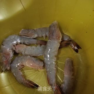 辣白菜炒对虾的做法步骤：3