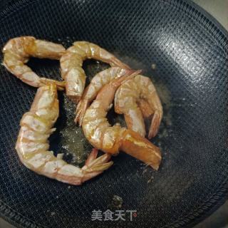 辣白菜炒对虾的做法步骤：6