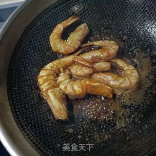 辣白菜炒对虾的做法步骤：7