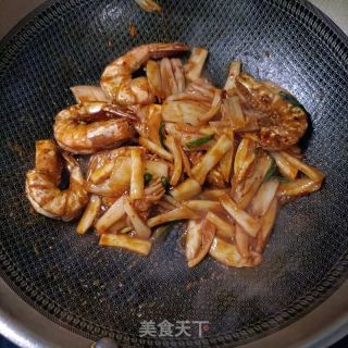辣白菜炒对虾的做法步骤：8