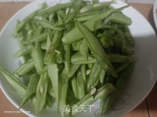 辣炒四季豆的做法步骤：1