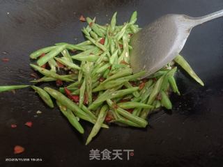 辣炒四季豆的做法步骤：3