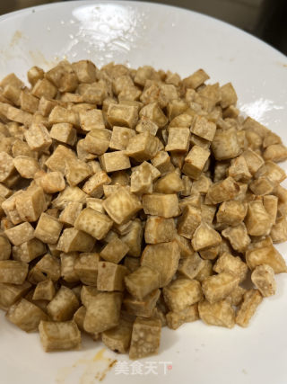 豆干肉末米线酱的做法步骤：3