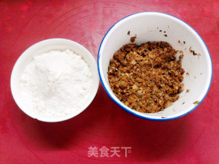 笋干腊肉白玉米面饼的做法步骤：1