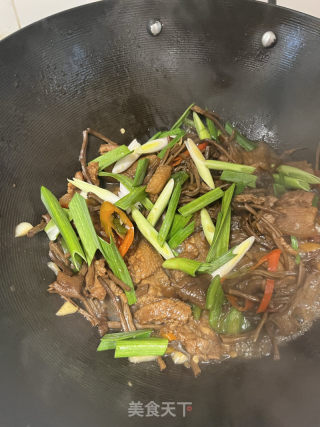 茶树菇炒肉的做法步骤：10