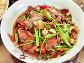 牛肉炒香菜的做法