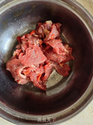 肉片豆芽面的做法步骤：1