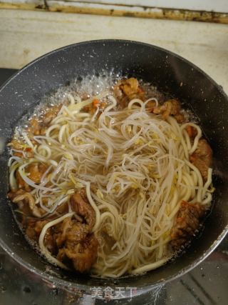 肉片豆芽面的做法步骤：8