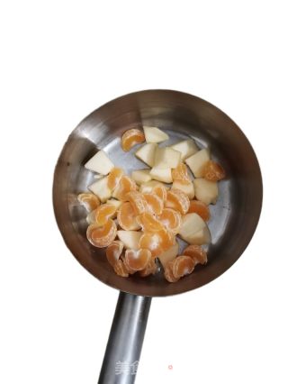 苹果橘子糖水的做法步骤：2