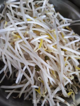 豆芽炒面的做法步骤：2