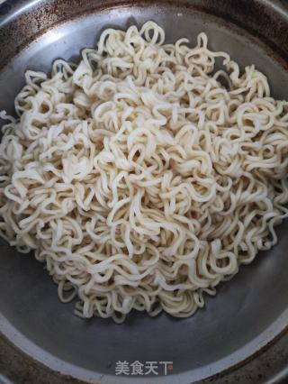 豆芽炒面的做法步骤：3