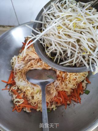豆芽炒面的做法步骤：8