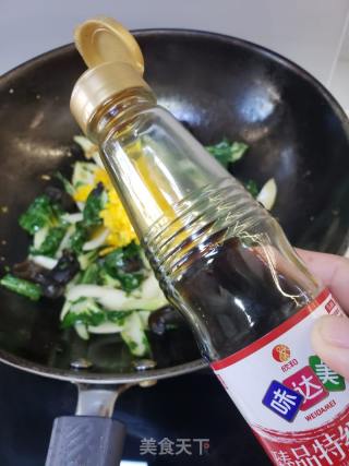 美味减脂奶白菜炒鸡蛋的做法步骤：9