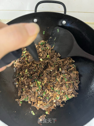 梅干菜锅盔的做法步骤：10