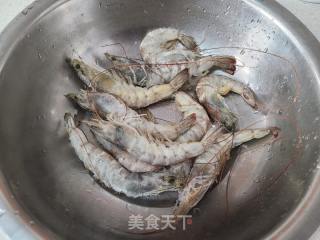 青菜炒虾仁的做法步骤：3