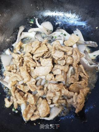 鲜香美味蘑菇炒肉片的做法步骤：6