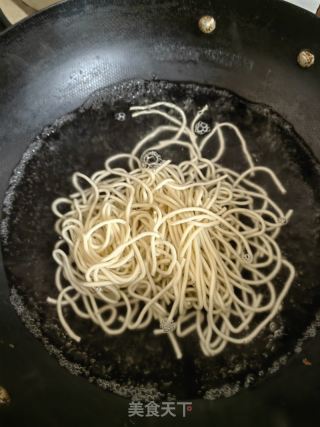 肉片汤面的做法步骤：1