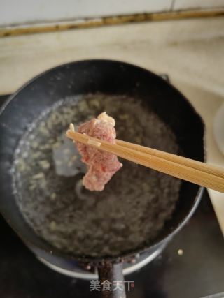 胡萝卜牛肉滑肉汤的做法步骤：4