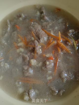 胡萝卜牛肉滑肉汤的做法步骤：9