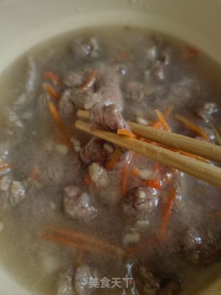 胡萝卜牛肉滑肉汤的做法步骤：10