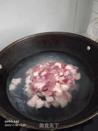 红烧肉的做法步骤：1