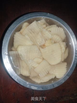 炸薯片的做法步骤：2