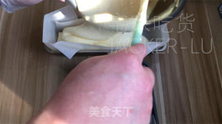 淡奶油古早，轻轻掰开，那丝滑的奶香弥漫开来，散发着令人陶醉的香甜。的做法步骤：12