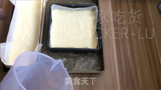 淡奶油古早，轻轻掰开，那丝滑的奶香弥漫开来，散发着令人陶醉的香甜。的做法步骤：15