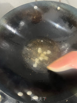 手残版红烧肉鹌鹑蛋的做法步骤：5