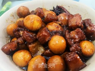 手残版红烧肉鹌鹑蛋的做法步骤：9