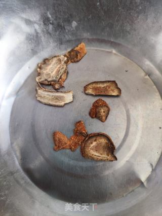 枸杞三七炖腱子肉的做法步骤：2