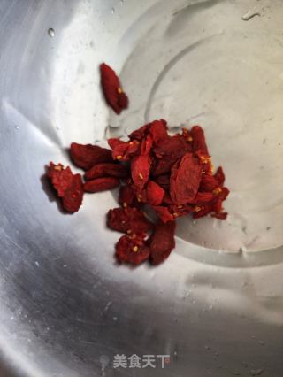 枸杞三七炖腱子肉的做法步骤：3