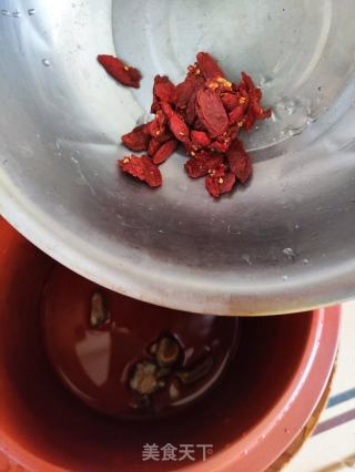 枸杞三七炖腱子肉的做法步骤：5