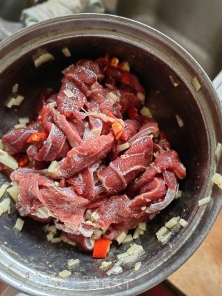 蔬菜拌牛腱子肉的做法步骤：5