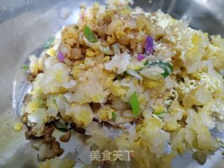 酸菜鸡蛋馅水饺的做法步骤：1