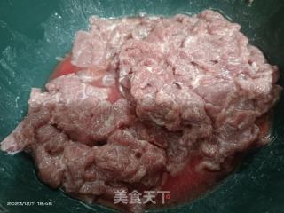 水煮牛肉的做法步骤：1