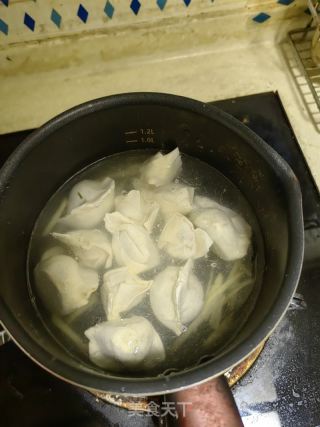 清汤水饺的做法步骤：3