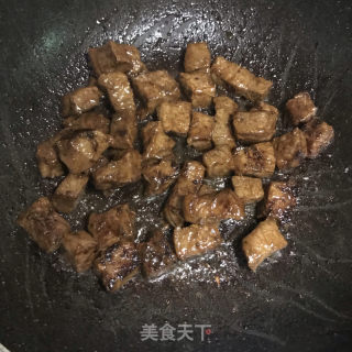 黑椒杏鲍菇牛肉粒的做法步骤：8