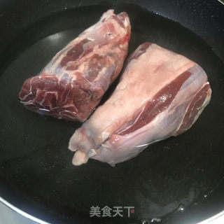 牛腱子白萝卜汤的做法步骤：1