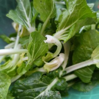 秃黄油拌火龙果面的做法步骤：1